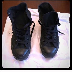 Black Canvas Hightop Converse, 6 (Men’s 4)
